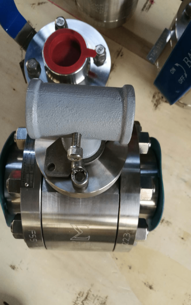 Ball valve Super Duplex A182 F55 UNS S32760 body ball PTFE seats NPT ends gear operator