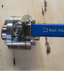 Ball valve floating type duplex A182 F51 UNS S31803 body stem and ball top